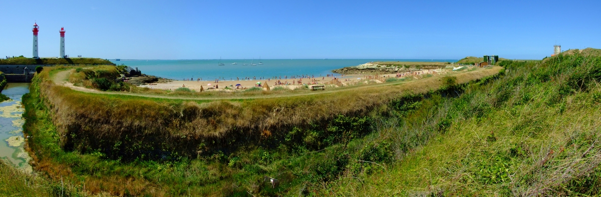 PlageAix-4 images.jpg - plage sur l'île d'Aix - 4img (2.34m x 76.5cm)